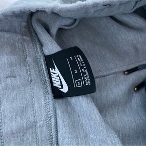 gray nike sweat pants size M